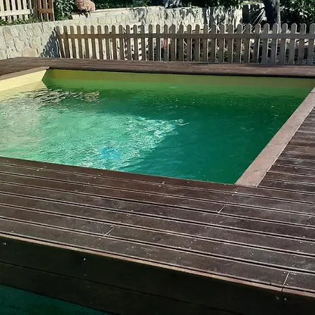 安吉莉娜德农家乐 *