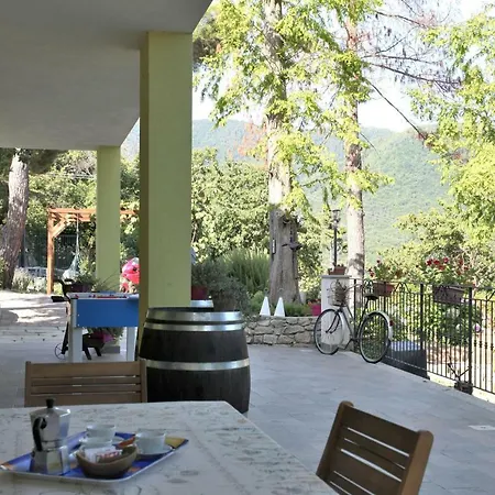 安吉莉娜德农家乐 * 圣雷默